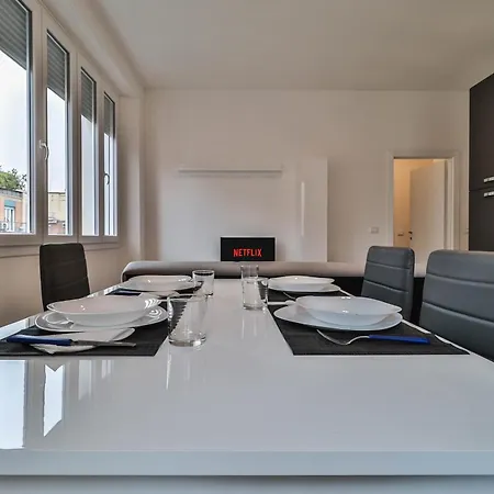 Arcos - 10 Minutes Walk To Piazza Maggiore Apartmán *